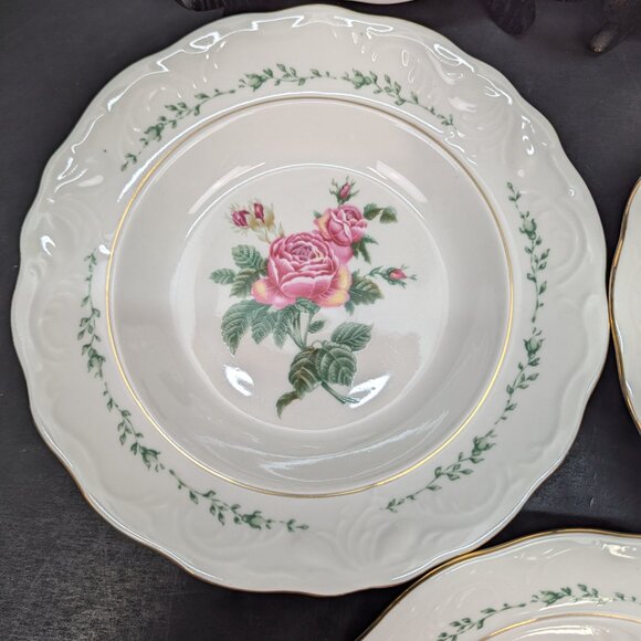 Gibson Designs Victorian Rose Replacement 3 Soup Bowls Gold Trim and 2 Saucers - Picture 4 of 13
